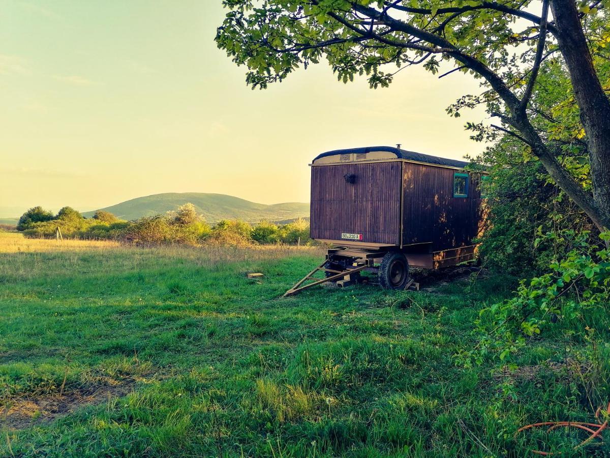 Selanka Off Road Hill View Hotel Moravske Lieskove Bagian luar foto